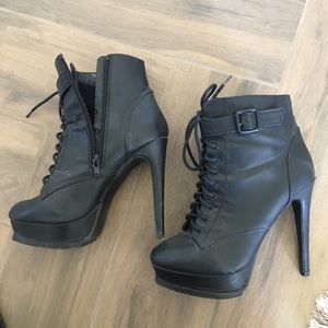 Steve Madden Black Leather Heeled Boots